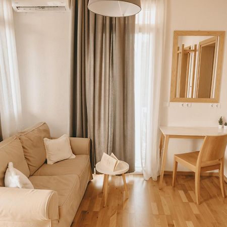 Giardino High Living Suites Drama Bagian luar foto