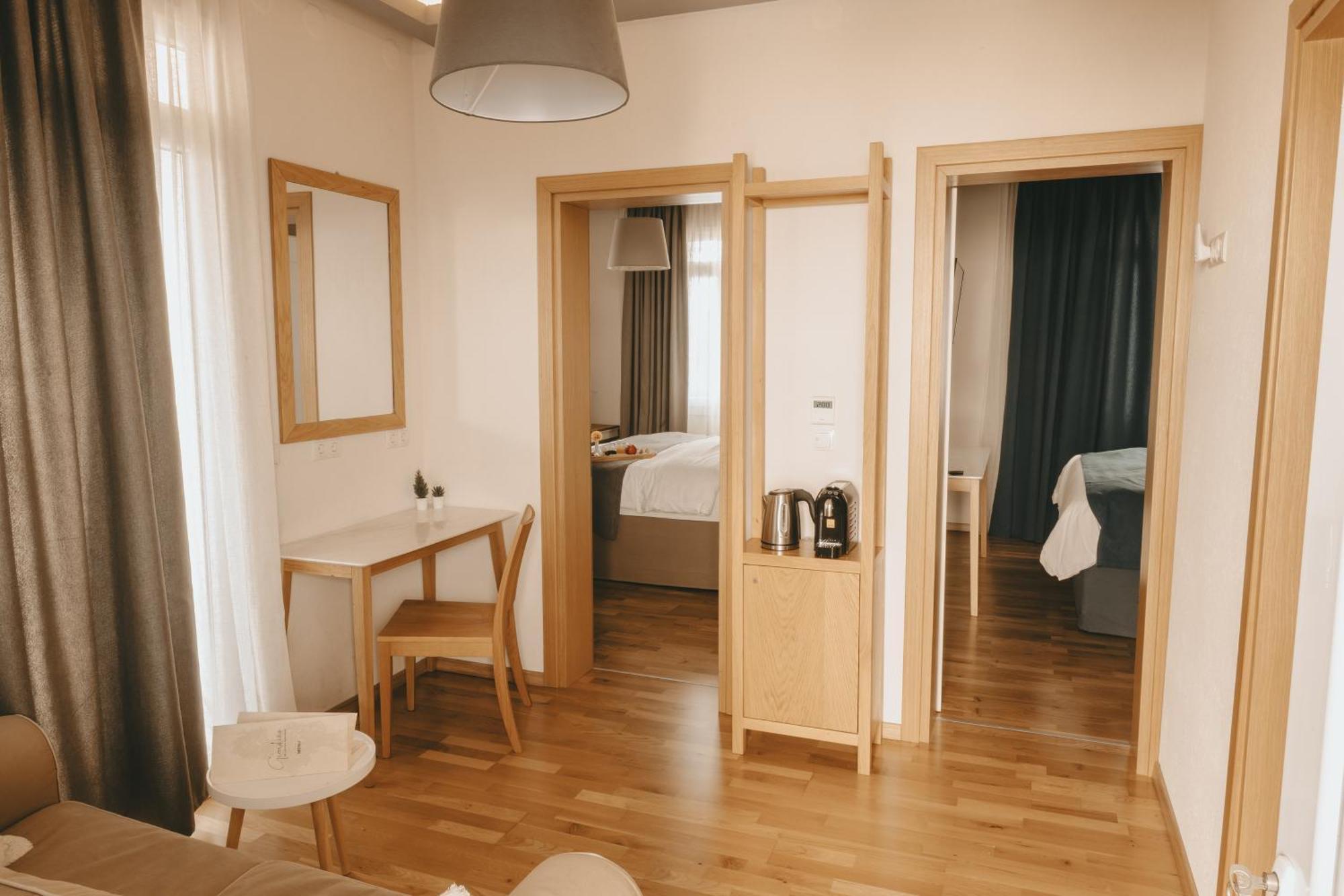 Giardino High Living Suites Drama Bagian luar foto